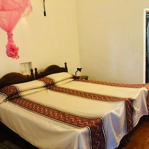 Standard Zimmer mit Kingsize-Bett